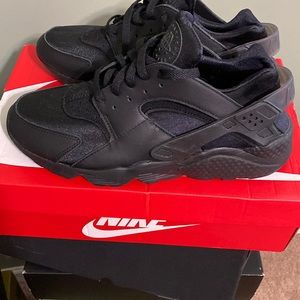 Men’s Nike Huarache BLK